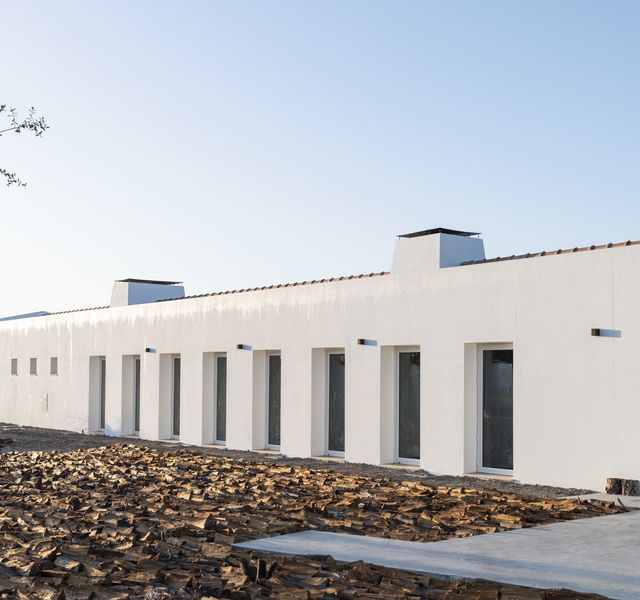 craveiral-farmhouse-by-belong-staying-and-feeling-imageLinkcraveiral-portugal-photo-martin-kaufmann_dsc93812